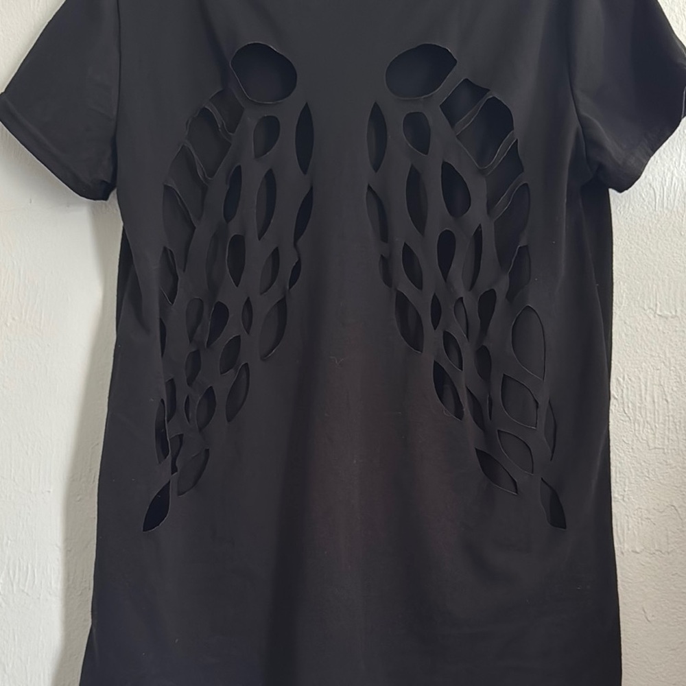 Hallow back wings Black Women's Top - Picture 3 of 3